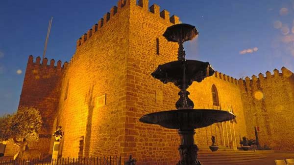 Visita Teatralizada al Castillo de Luna